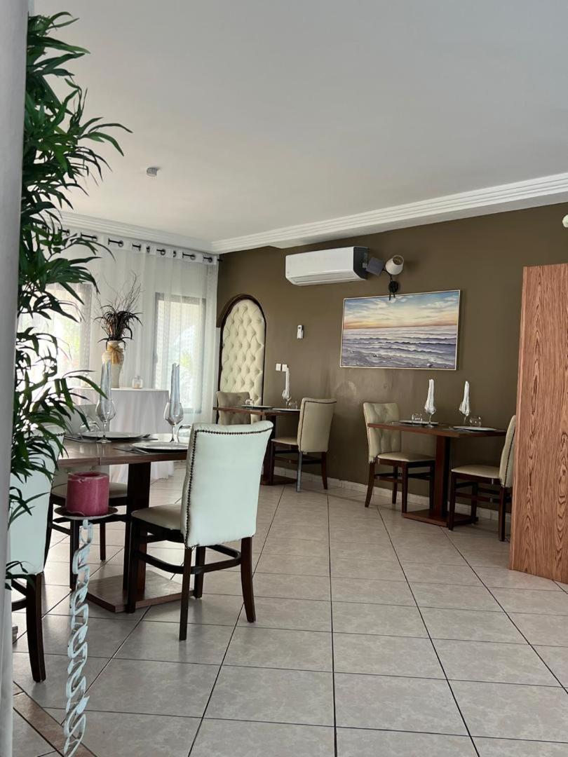 Residence Hoteliere Oceane Либревиль Экстерьер фото