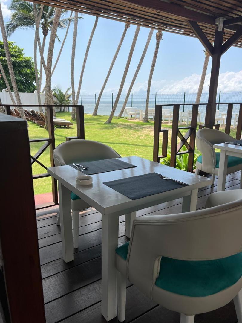 Residence Hoteliere Oceane Либревиль Экстерьер фото
