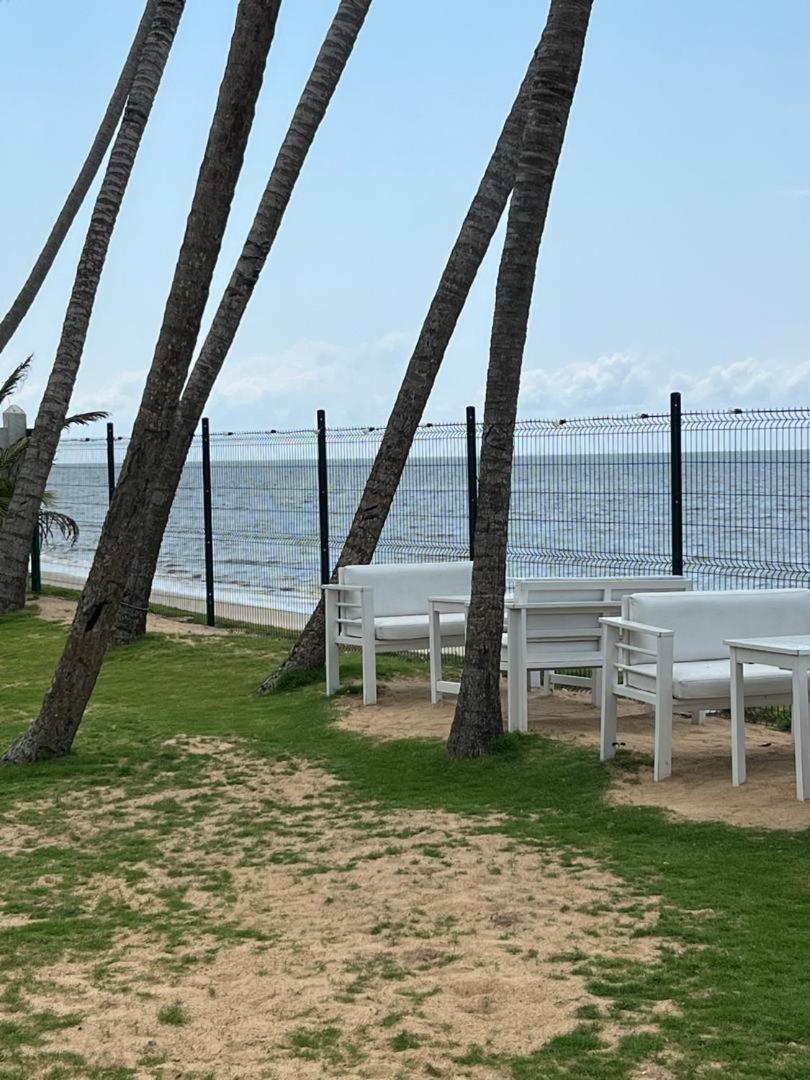 Residence Hoteliere Oceane Либревиль Экстерьер фото