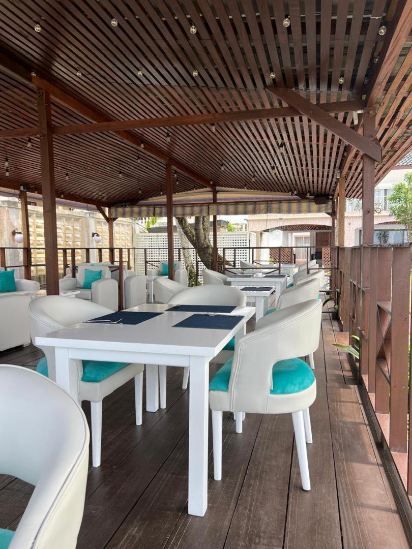 Residence Hoteliere Oceane Либревиль Экстерьер фото